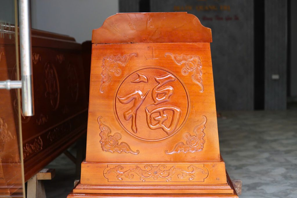 Quan tài Huế 1